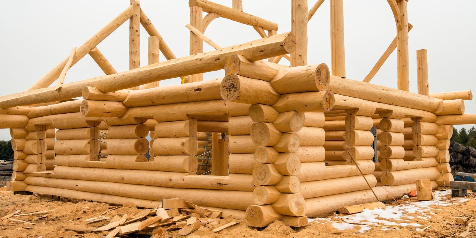 В какое время года начинать строительство деревянного дома?