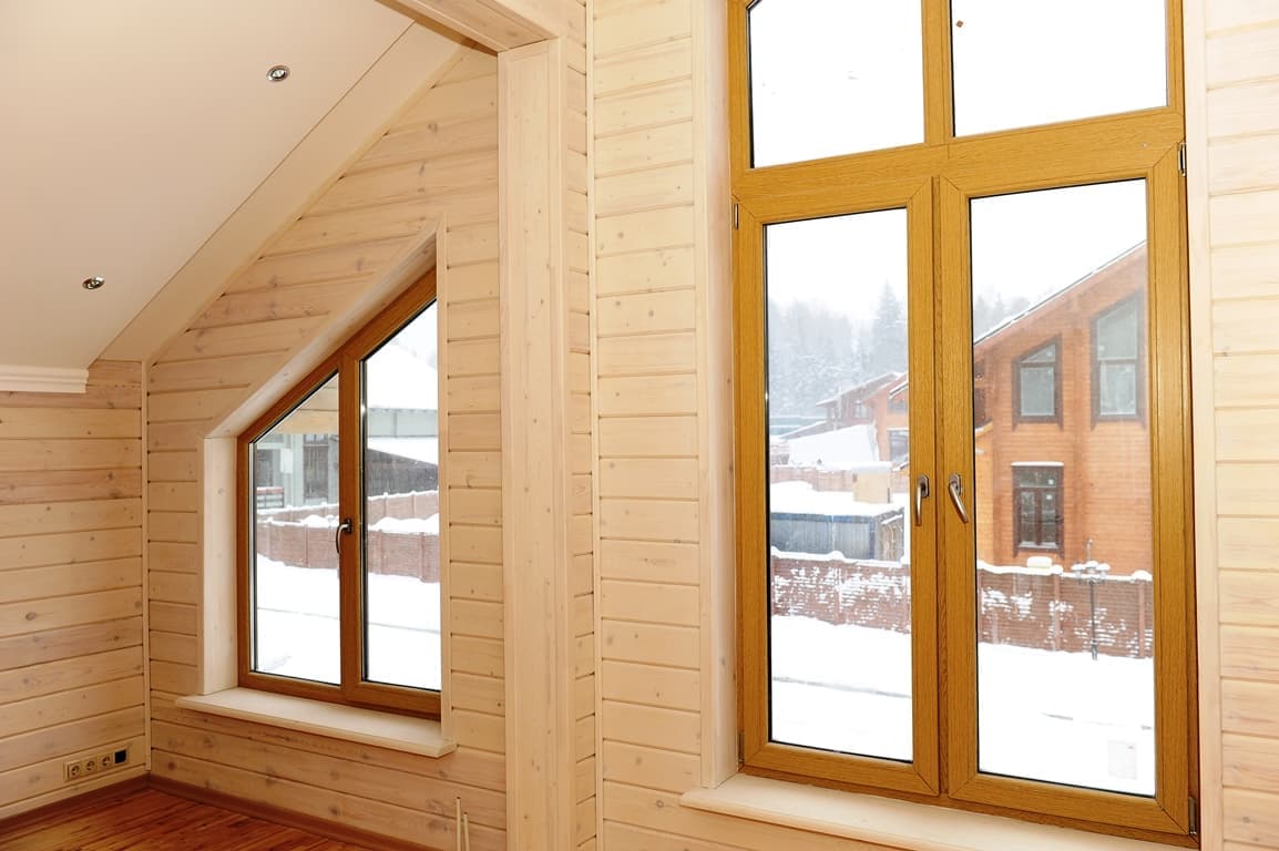 Какие окна установить в деревянном доме?